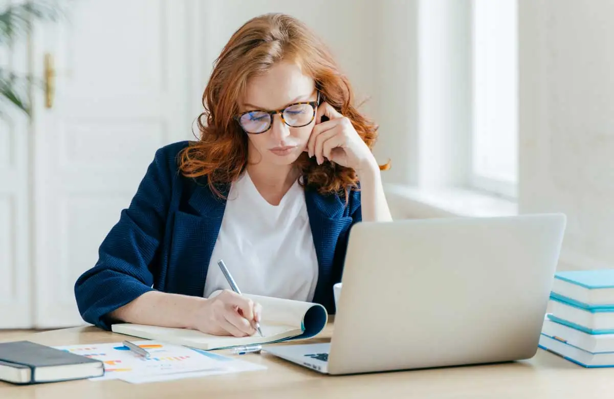 business woman working on desk